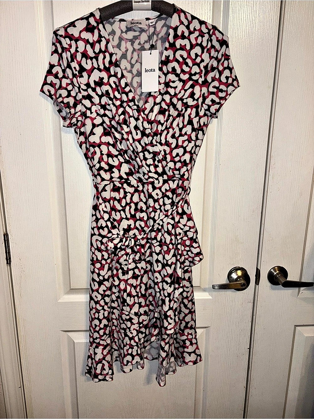 leota brandy Dress pink/black Animal Print Midi Dress in Pink & Black Size Small